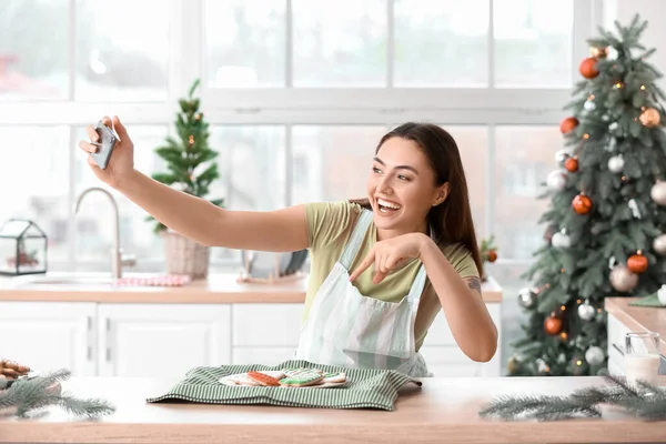 Beautiful Housewife Plate Gingerbread Cookies Taking Selfie Kitchen — Stock Photo, Image