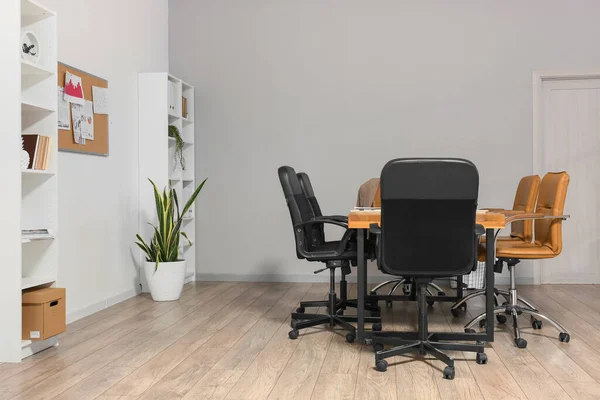 Interior Conference Hall Table Chairs Shelf Units — Stock Photo, Image