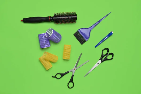 Composition Hairdresser Tools Different Curlers Green Background — Stock Photo, Image