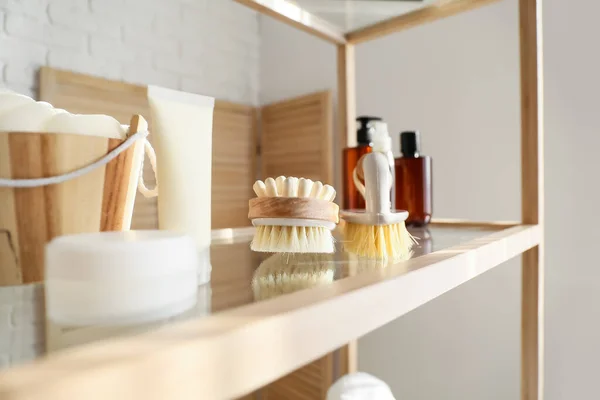 Body Massage Brushes Cosmetic Products Shelf Unit Closeup — Stock Photo, Image