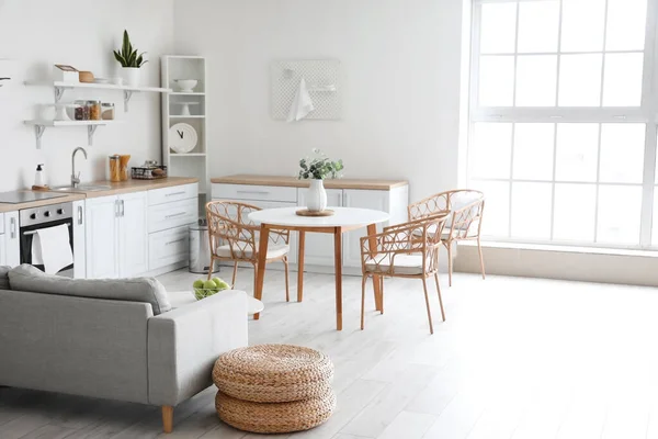 Interior Stylish Kitchen Modern Counters Sofa Dining Table — Stockfoto