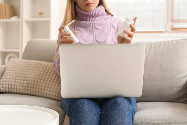 Beautiful Woman Holding Treatment Sore Throat Video Chatting Doctor Home — Stock Photo, Image