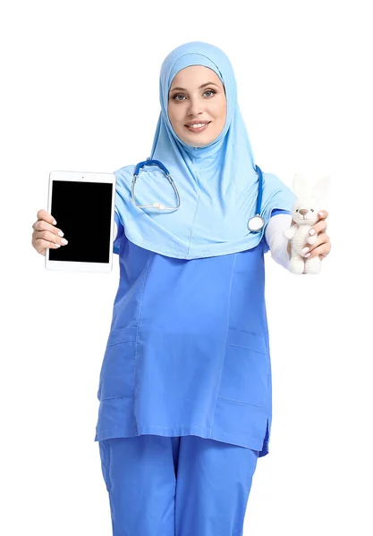 Muslim Pediatrician Toy Tablet Computer Light Background — Stockfoto