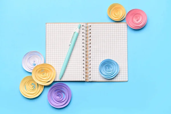 Spiral Notebook Pen Paper Flowers Color Background — Stock Photo, Image