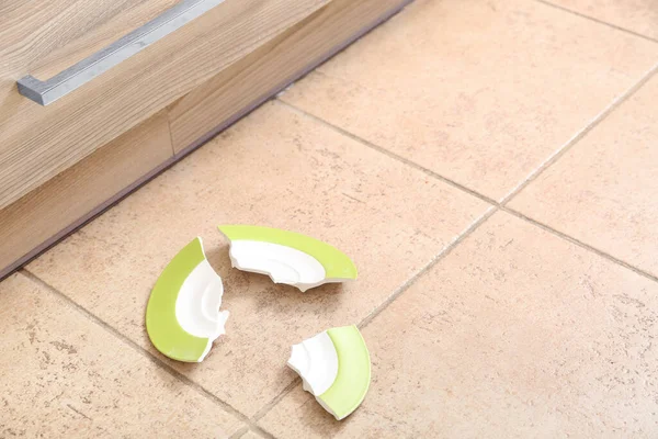 Pieces Broken Ceramic Plate Floor — Stock Photo, Image