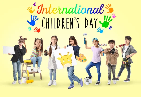 Karta Okolicznościowa Międzynarodowy Dzień Dziecka Wieloma Dziećmi Mundurkach Różnych Zawodów — Zdjęcie stockowe