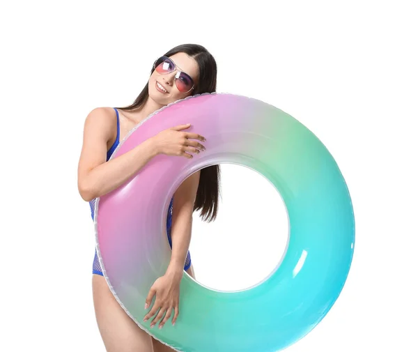 Attraktive Junge Frau Mit Aufblasbarem Ring Auf Weißem Hintergrund — Stockfoto