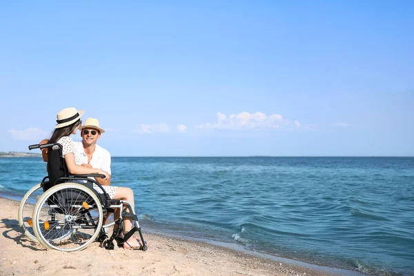 Young Man His Girlfriend Physical Disability Sea Resort — Stock Photo, Image