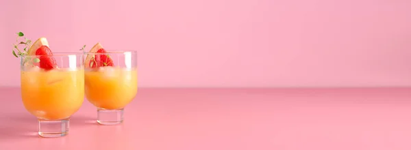 Glasses Fresh Grapefruit Juice Pink Background Space Text — ストック写真