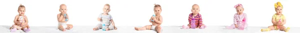 Set Von Niedlichen Babys Mit Flaschen Isoliert Auf Weiß — Stockfoto