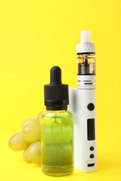 Modern Vape Mod Oil Grape Yellow Background — Stock Photo, Image