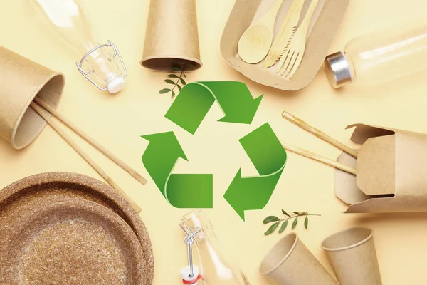 Recipientes Ecológicos Para Alimentos Símbolo Reciclagem Sobre Fundo Cor — Fotografia de Stock