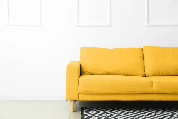 Comfortable Yellow Sofa White Wall — Stockfoto