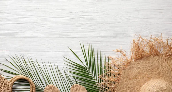 Set Straw Beach Accessories Palm Leaves Light Wooden Background Space — Foto de Stock