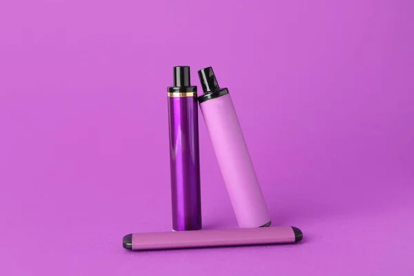 Disposable Electronic Cigarette Purple Background — Fotografia de Stock