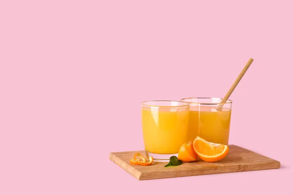 Glasses Fresh Tangerine Juice Pink Background — Stock Photo, Image