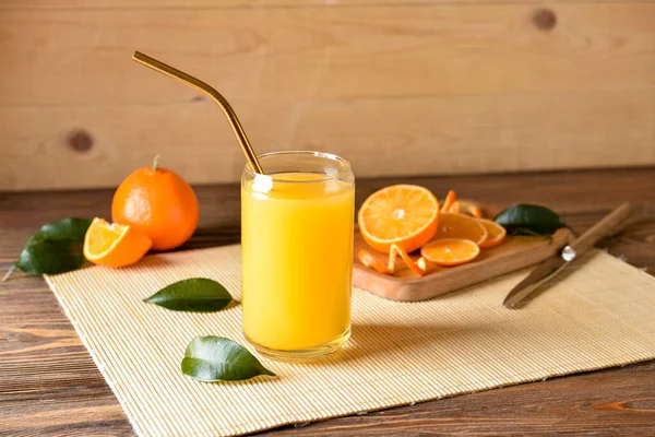 Glass Fresh Tangerine Juice Wooden Background — Stock Photo, Image