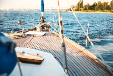 Modern deniz yatı manzarası