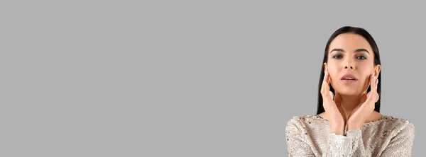 Beautiful Fashionable Young Woman Grey Background Space Text — Foto de Stock