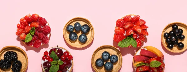 Tasty Berry Tartlets Light Pink Background — Stock Photo, Image