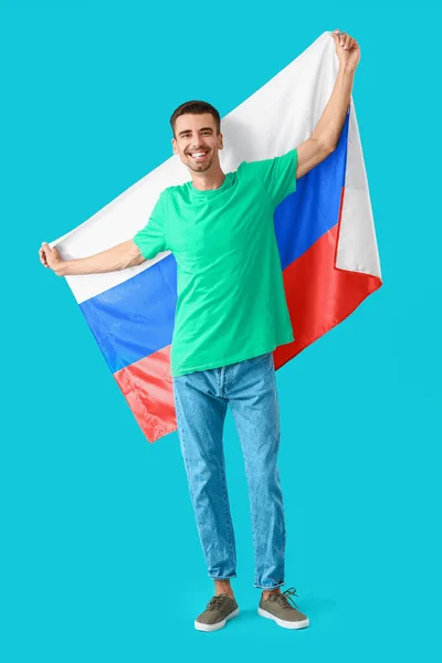 Gelukkige Jongeman Met Nationale Vlag Van Rusland Kleur Achtergrond — Stockfoto