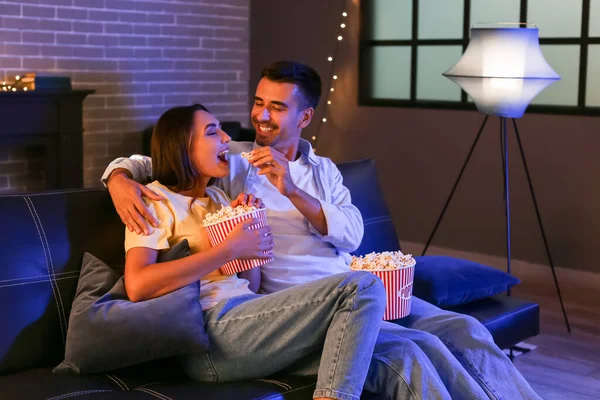 Happy Young Couple Popcorn Watching Movie Home Evening — Stock Fotó