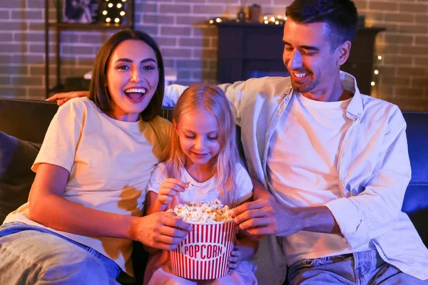 Happy Family Popcorn Watching Movie Home Evening — Stockfoto