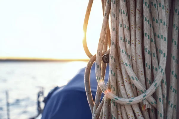 Вітрильні Мотузки Сучасної Яхти Морі — стокове фото