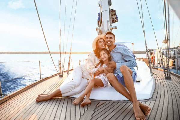 Happy Young Family Resting Yacht — Stockfoto