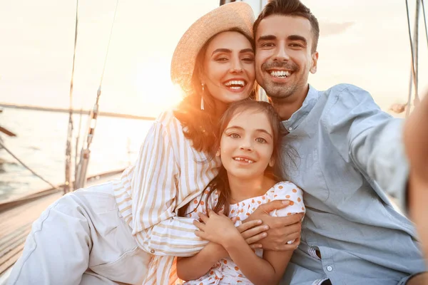 Happy Young Family Resting Yacht — Stock Photo, Image