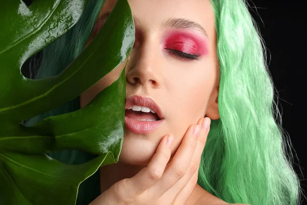 Young Woman Beautiful Makeup Green Hair Tropical Leaf Dark Background — Stock Photo, Image
