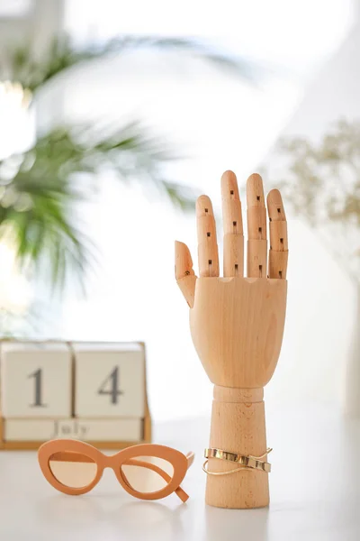 Wooden Hand Golden Bracelet Sunglasses Table Room — Stock Photo, Image