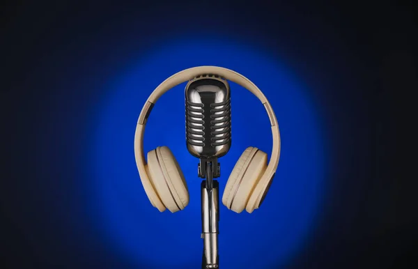 Modern Microphone Headphones Dark Color Background Closeup — Photo
