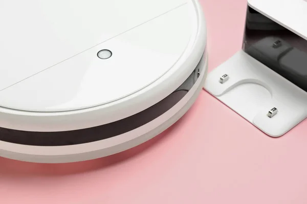 Robot Vacuum Cleaner Charging Station Pink Background Closeup — Stock Photo, Image