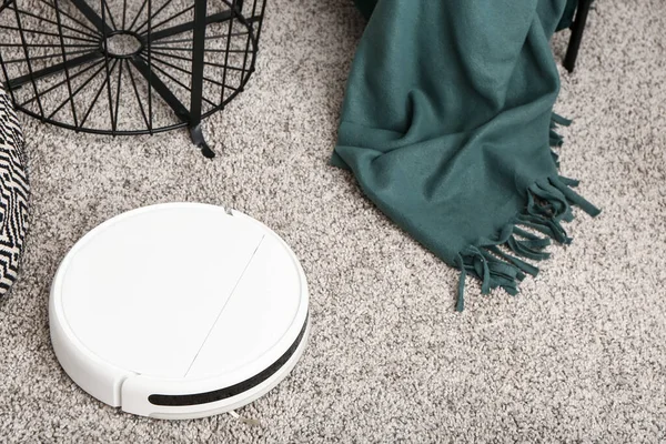 Robot Modern Vacuum Cleaner Karpet Abu Abu Ruang Tamu — Stok Foto