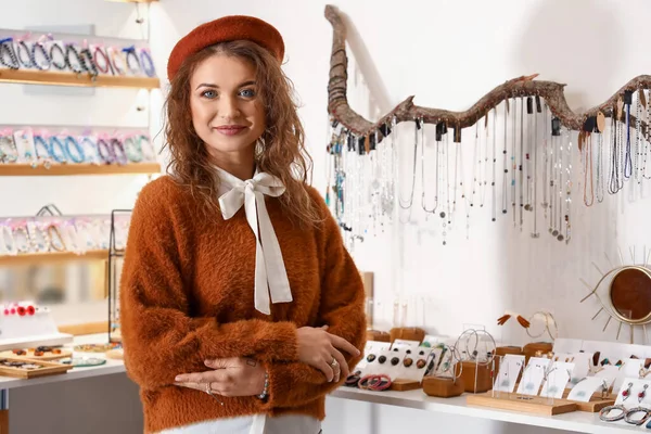 Female Business Owner Shop Handmade Bijouterie — Stock Photo, Image