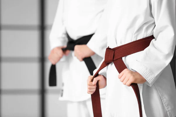 Chlapec Karate Instruktor Dojo Detailní Záběr — Stock fotografie