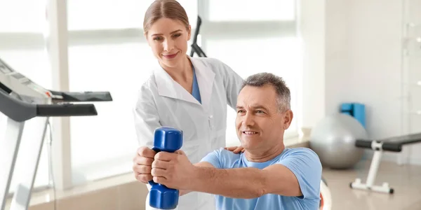Physiotherapist Working Mature Patient Rehabilitation Center — Stock Photo, Image