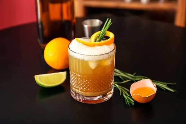 Glass Delicious Whiskey Sour Cocktail Decorated Rosemary Branch Orange Peel — Stockfoto