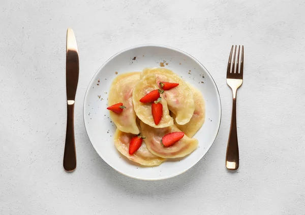 Bowl Tasty Strawberry Dumplings Cutlery Light Background — Foto de Stock