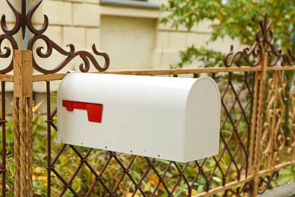 Vintage White Mail Box Outdoors — Stockfoto