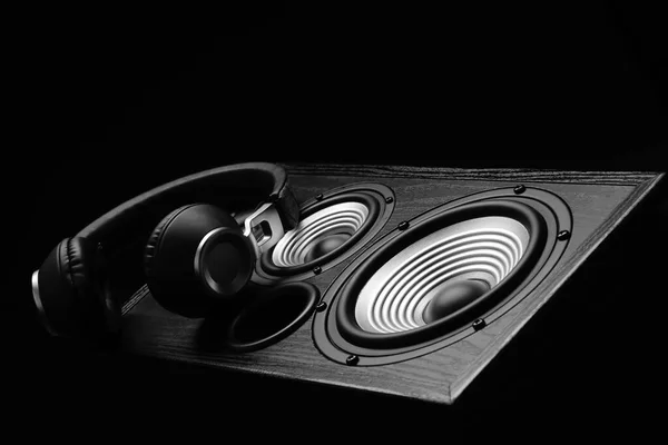 Modern Loudspeaker Headphones Dark Background — Stockfoto