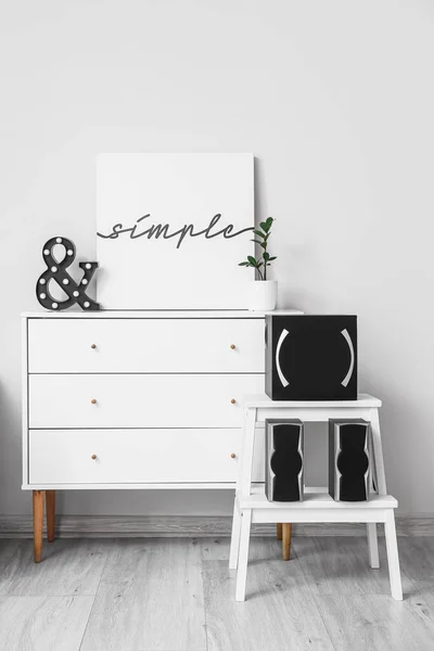 Loudspeakers Stepladder Stool Chest Drawers Decor Light Wall Room Interior — Stock Photo, Image