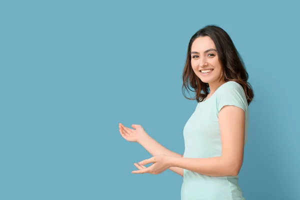 Young Woman Showing Come Here Gesture Color Background — Stock Photo, Image