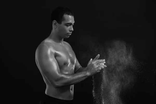 Black White Portrait Sporty African American Man Applying Talc Powder — Fotografia de Stock