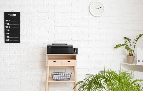 Interior Room Standing Desk Board List White Brick Wall — Stock Photo, Image