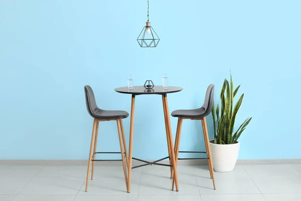 Interior Room Modern Table Chairs Houseplant Color Wall — Stock Photo, Image