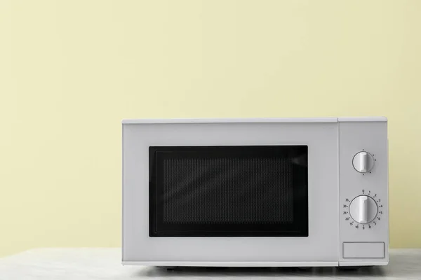 Microwave Oven Table Color Background — Photo