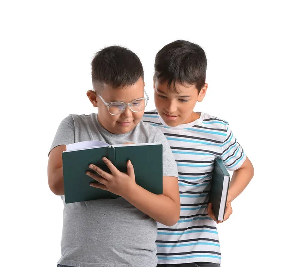 Kleine Jungen Mit Büchern Auf Weißem Hintergrund — Stockfoto