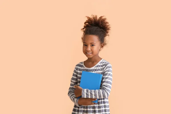 Little African American Girl Book Beige Background — Foto de Stock